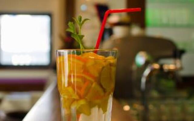 Simbad Hotel Restaurant & Bar