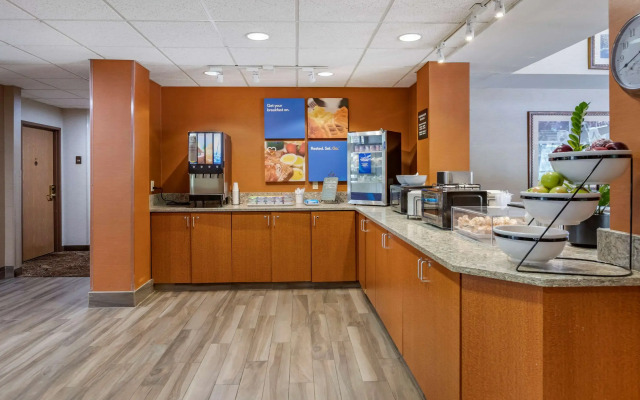 Comfort Inn Okemos - East Lansing