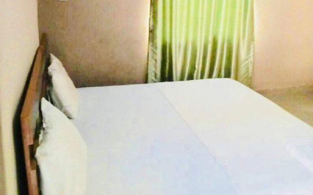 Momak 4 Hotel & Suites