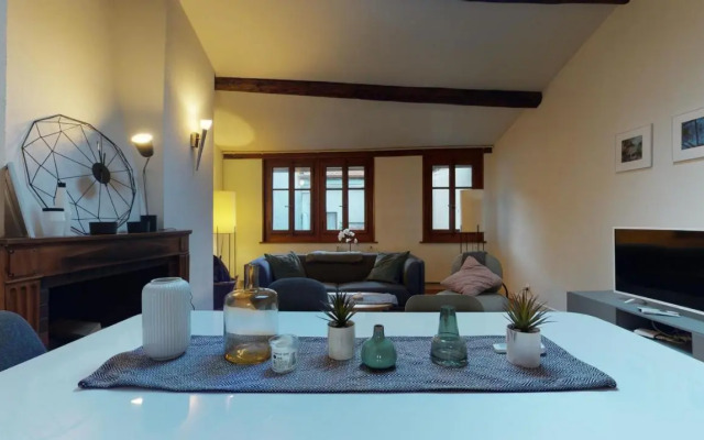 Modern apartment with a view of the Jet d'Eau