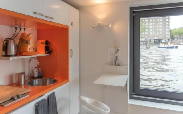 Houseboat Ark Van Amstel