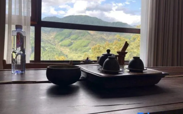 Xiangjian Chashe Hostel