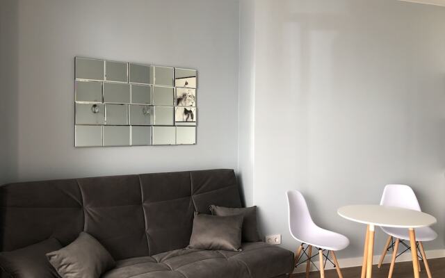 Central Bay Studios. 7min Station, Arbat Street