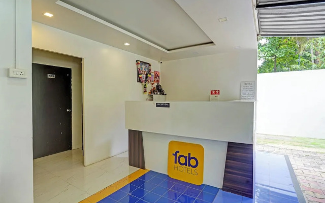 Fabhotel Royal Inn I