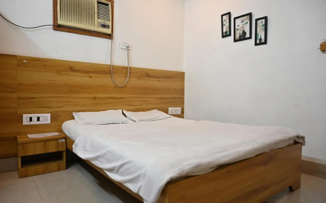 OYO 27950 Hotel Priyanka International