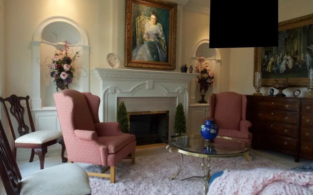 Sea Mist Waterfront Inn