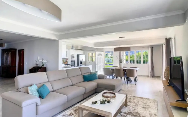 Villa Baradaye by Atlantic Holiday