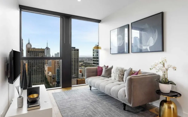 Luxuria Apartments - Collins House