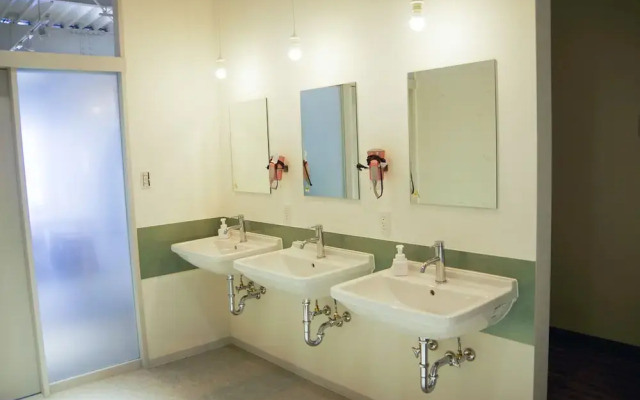 Travelers' house ROOTs - Hostel