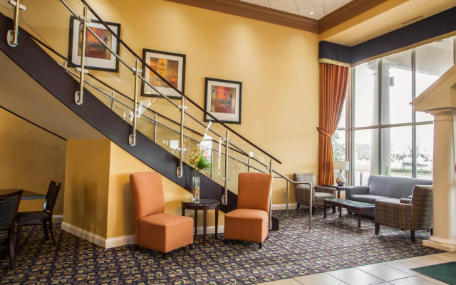 Quality Inn and Suites St Charles - West Chicago