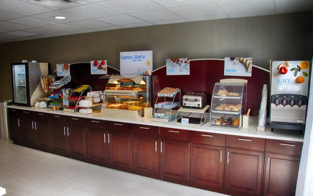 Holiday Inn Express & Suites Sidney by IHG