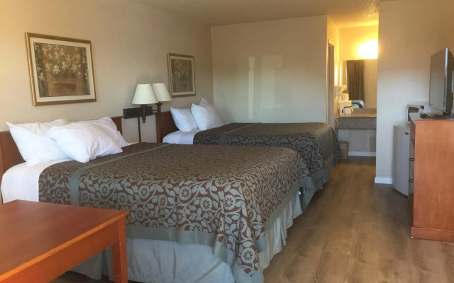 Days Inn by Wyndham Mesa East