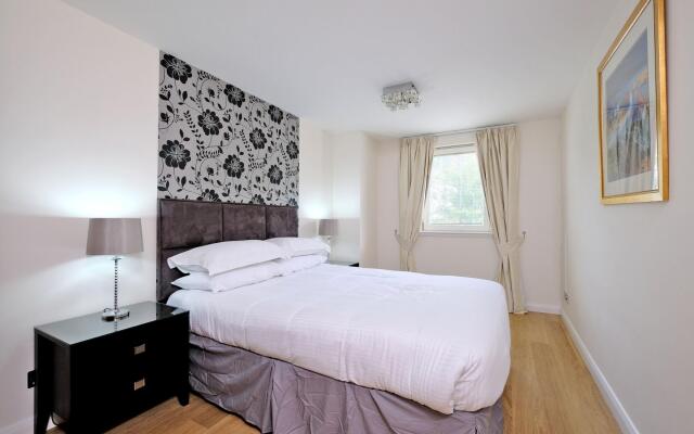 Deluxe and Secure Apartment Close to Aberdeen City Centre