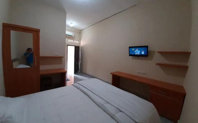 Ananda Kost by OYO Rooms