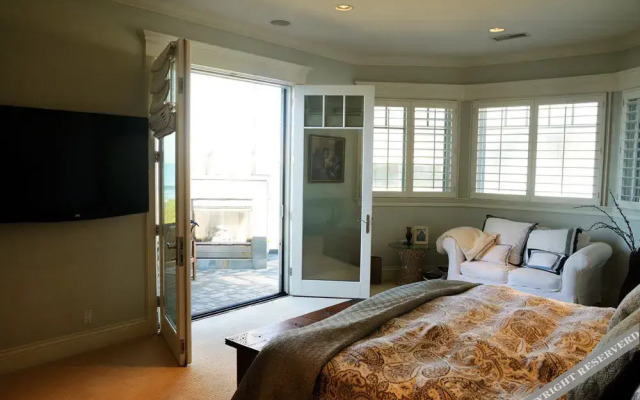 Luxurious French Style Oceanside Malibu House