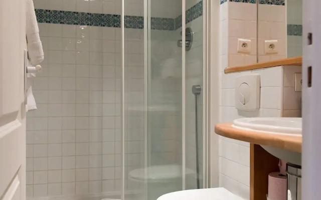 Coquelicot Delightful 1 Bedroom Apt Near Eiffel Tower