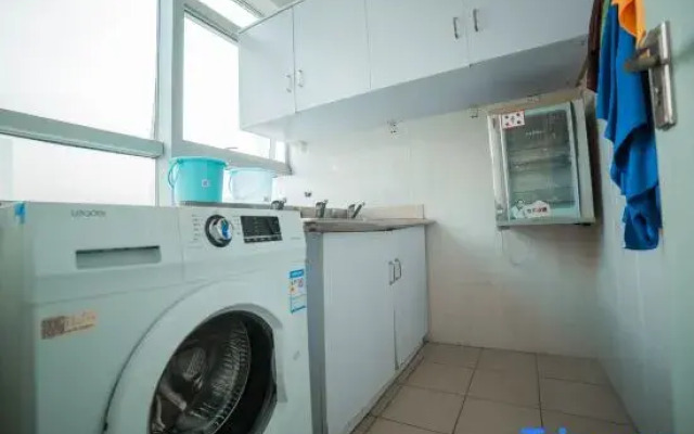 Hanting Hotel Shenzhen Longgang Nanlian Metro Station