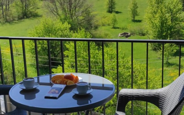 Sunny apartment in Kechi House, Tsaghkadzor