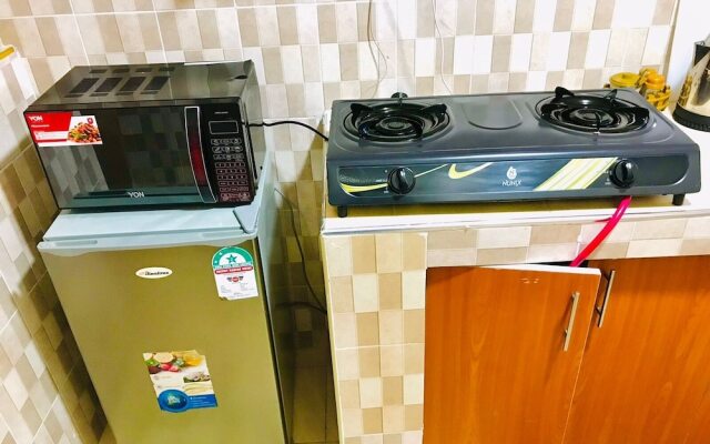 Lux Suites Polytech Court Apartments