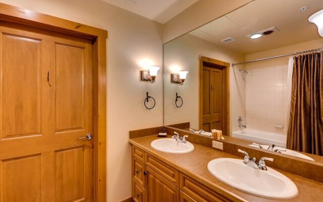 2 Bedroom Colorado Vacation Rental in River Run Village with Pool and Hot Tub Access