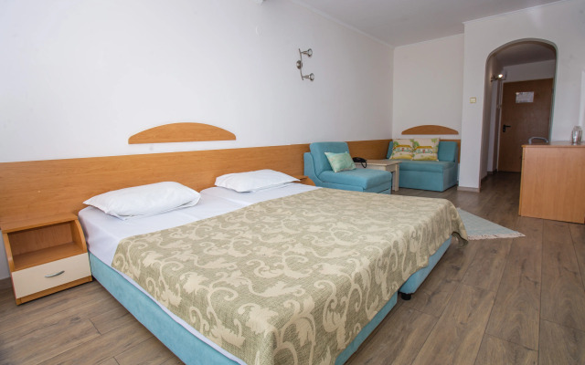Hotel Amfibia Beach
