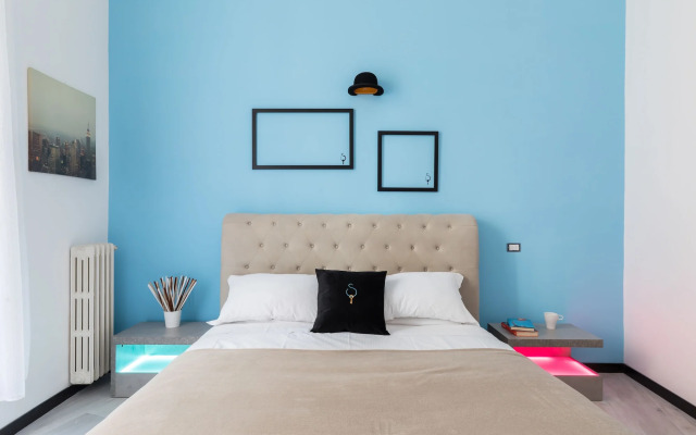 A World Aparts - The Artist's Suite