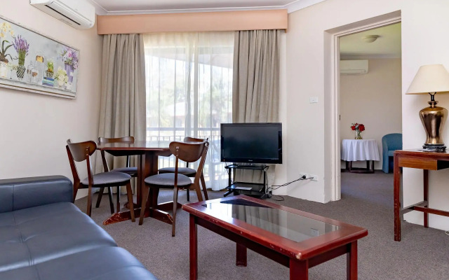 Charbonnier Motor Inn