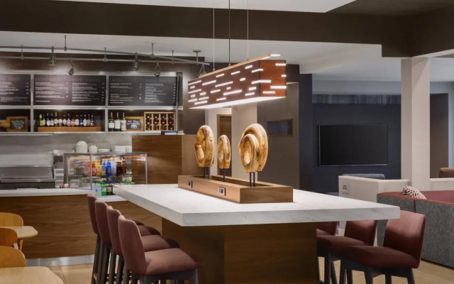 Courtyard by Marriott Mahwah