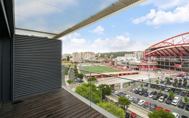 Urban Retreat W/Parking, Elevator & Ac By Benfica Stadium