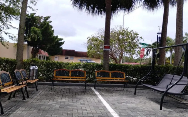 Super 8 Dania/fort Lauderdale