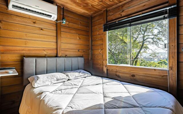 Chalé Rústico e Vista Incrível do Mar MAV008