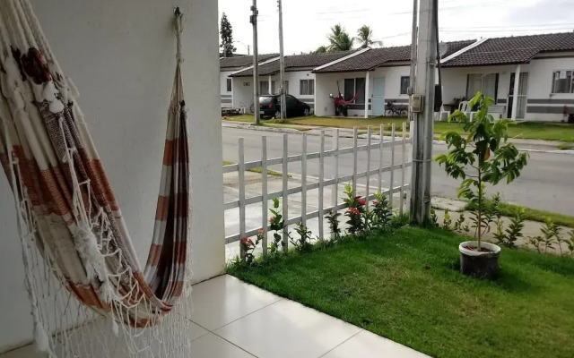 Casa póxima ao Aeroporto e UFAL