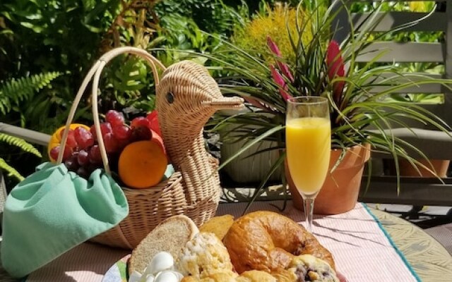 Hawaii's Hidden Hideaway Bed & Breakfast