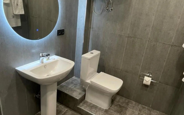 1BDB apartment in the small center