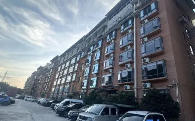 Huangping Golden Harbor Business Hotel