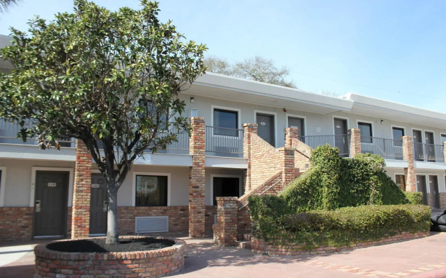 Studio 6-Houston, TX - East