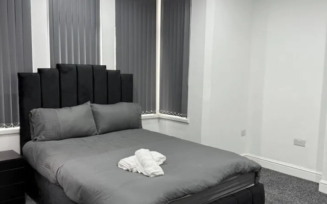 Peaceful Luton Apartment With Electric Heating & Wifi
