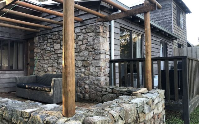 Turicum Chalets AT Monkey Rock Winery