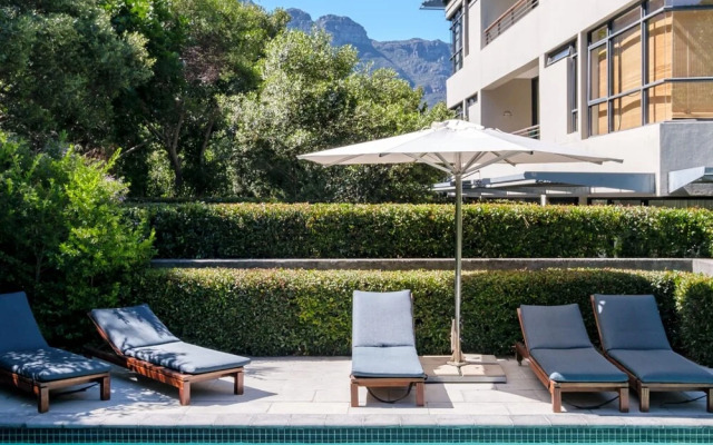 Delightful Rental w Sea Views Vadi Apartment