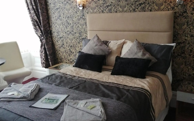 The Garnett Hotel