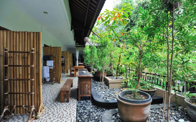 Airy Ubud Raya Teges Kawan Gang Merak Bali