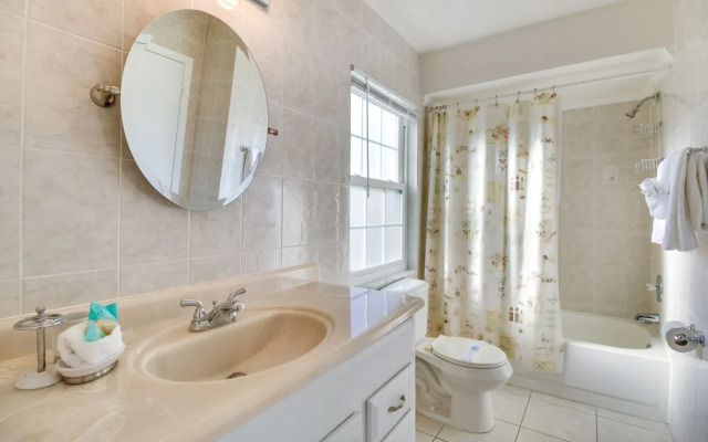 12 Mi to Disney World: Sunny Home w/ Pool!