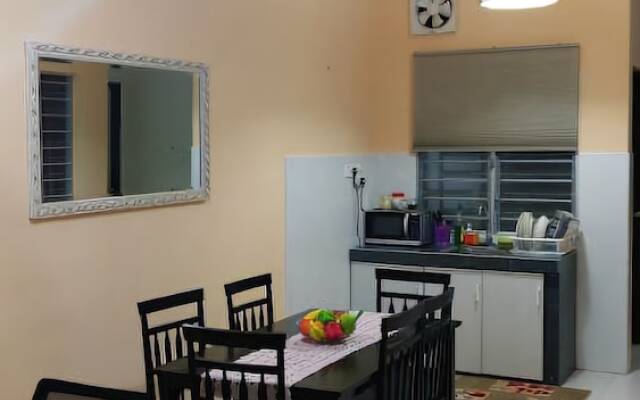 Adni Suite Homestay Seri Manjung