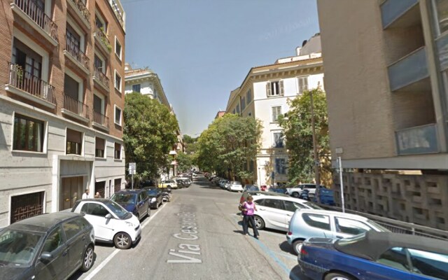 Colorful and Modern 2bed Flat Beside Piazza Popolo