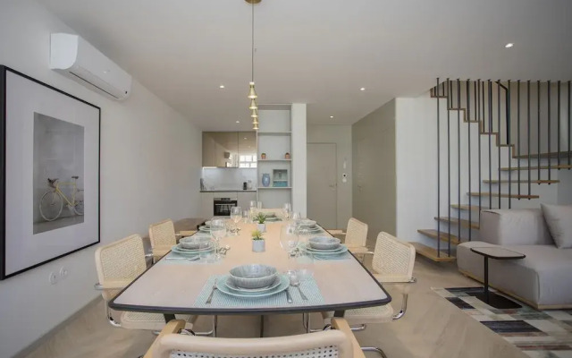 Liiiving in Porto - Luxury Beachfront Apartment VI