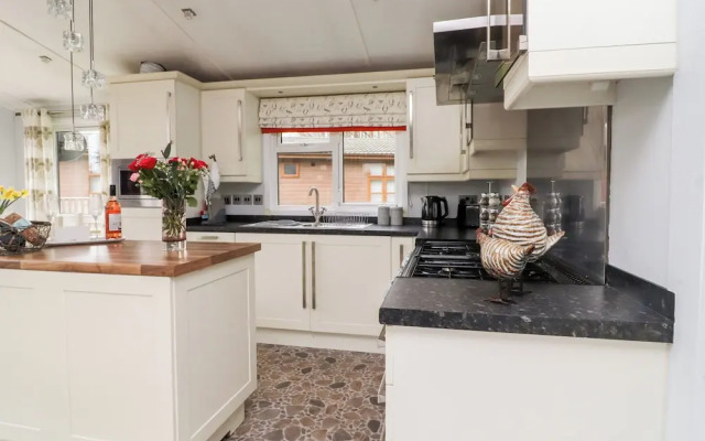 Bowland Lakes Leisure Village Lodge 16