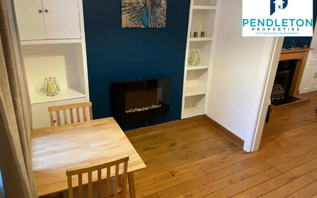 Cosy 2 bed property Contractor and Leisure Stays