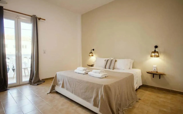 Olive Grove Beachfront Apartments & Suites