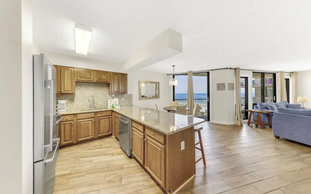 Seaside Beach & Racquet Condos