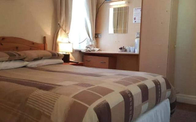 Dora Hotel
